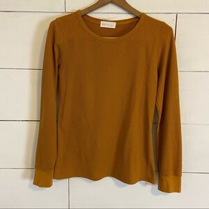 White Ginger Dark Mustard Yellow Thermal Top. Size Large.